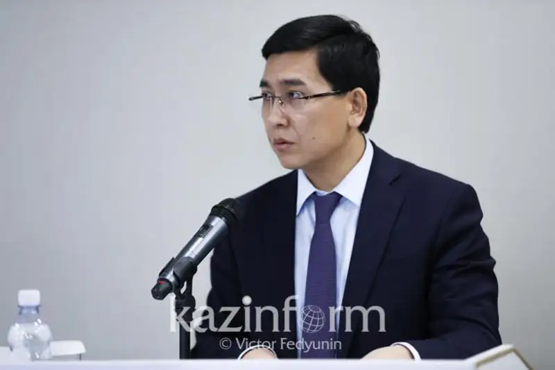 مەكتەپ ديرەكتورلارى بوس جۇمىس ورىندارىن جاسىرىپ ۇستايدى - اسحات ايماعامبەتوۆ