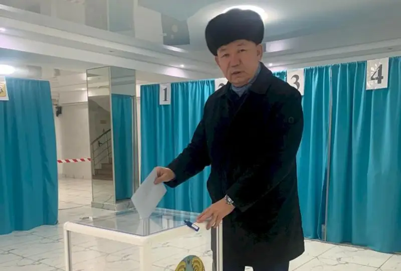 ءادىل سايلاۋ ءوتىپ جاتىر دەپ ايتا الامىز - اقىن مارالتاي رايىمبەك