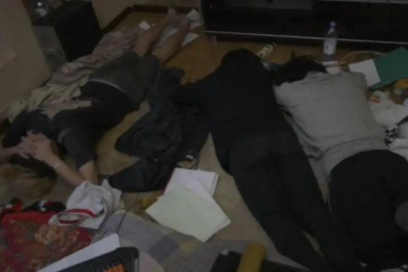 الماتىدا دۇكەن توناعان بەس ادام ۇستالدى