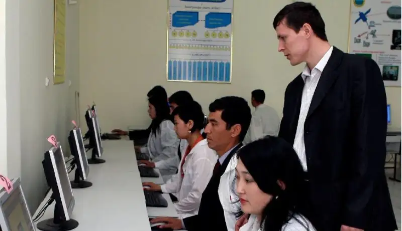 باعدارلاما ءتىلىن قازاقشا سويلەتكەن سەرگەي شپەنگلەر