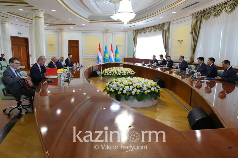 Қозоғистон ва Люксембург Ташқи ишлар вазирлари виза масаласини муҳокама қилди
