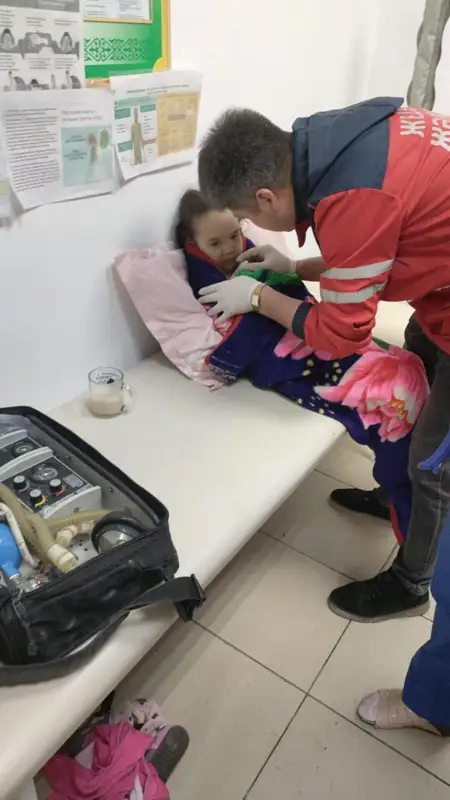 اقمولا وبلىسىندا قارىنداسىن قۇتقارام دەپ 10 جاسار بالا وزەنگە سەكىرگەن