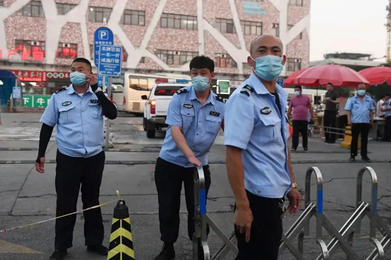 Коронавирус Хитойнинг бир нечта шаҳарларига тарқалди