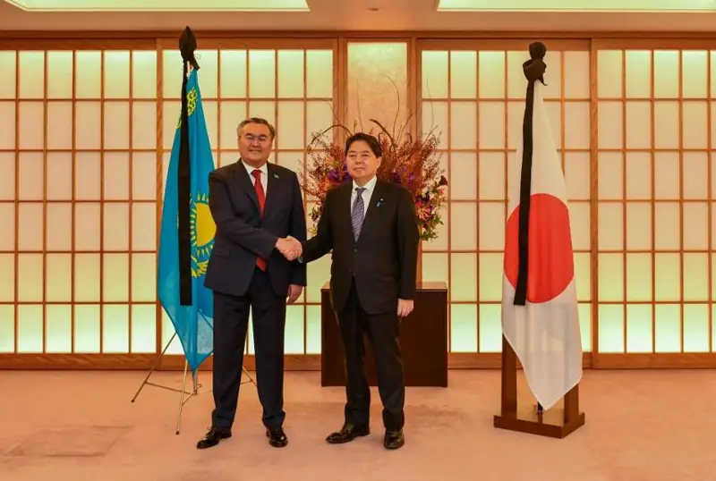 Главы МИД Казахстана и Японии провели переговоры в Токио