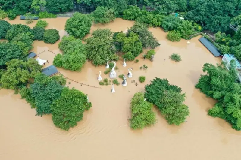 中国江西暴雨洪灾影响近200万人