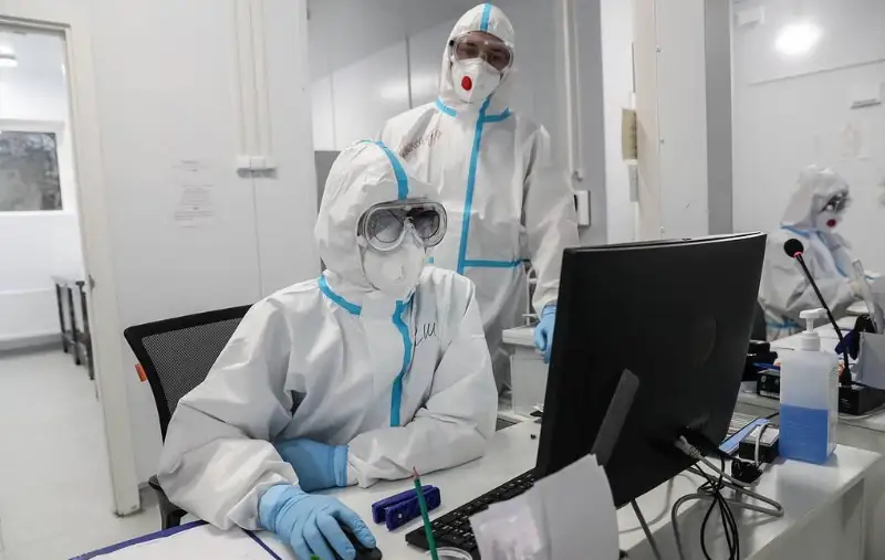 Россияда бир кунда  1015 киши коронавирусдан вафот этди