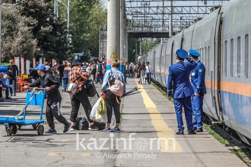 بيىل قىتايدان قانشا قانداس قازاقستانعا كەلدى