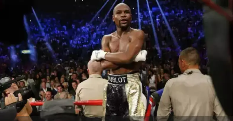 فلويد مەيۆەزەر كارەراسىن قايتا باستاۋعا نيەتتى ەكەنىن مالىمدەدى