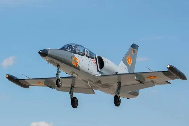 空军接受新一批经过翻新改造的L-39教练机