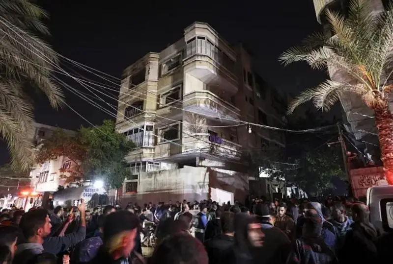 Gaza sektoryndaǵy bosqyndar lagerinde órt bolyp, 21 adam kóz jumdy