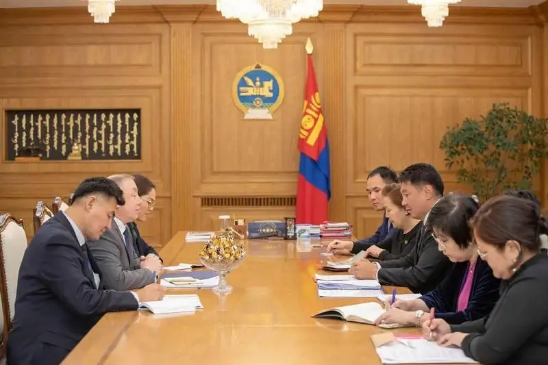 蒙古国总统会见哈萨克斯坦大使