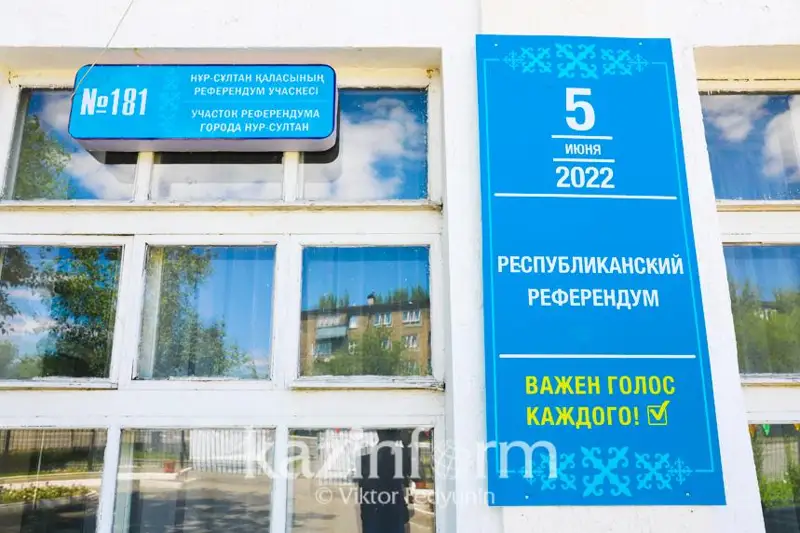 Almatyda shetel jýrnalısteri referendým ýchaskesine akkredıtatsııasyz kirip ketken