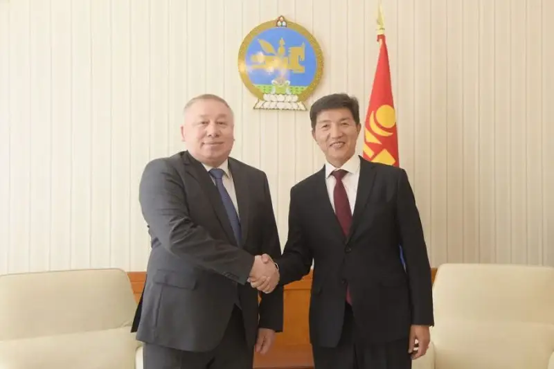 哈萨克斯坦驻蒙古国大使会见该国新上任外交部长