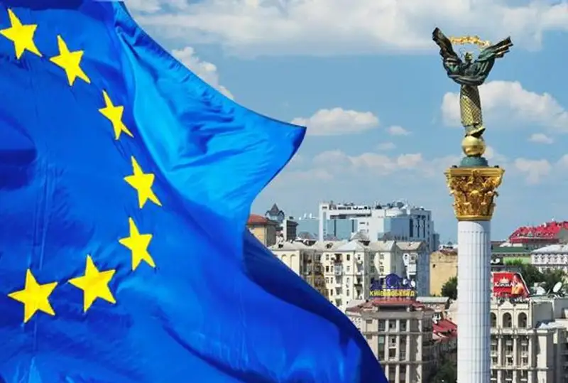 Еврокомиссия рекомендовала предоставить Украине статус кандидата в ЕС