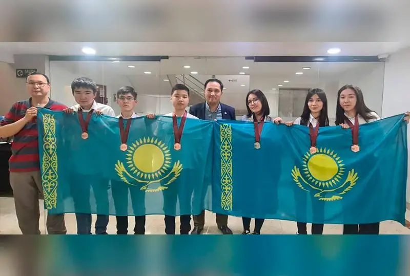 Шесть медалей завоевали на международной олимпиаде по физике, биологии и химии школьники из РК