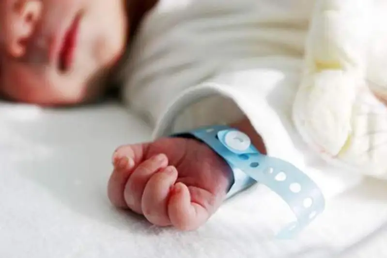 首都一名感染冠状病毒的孕妇生下健康男婴