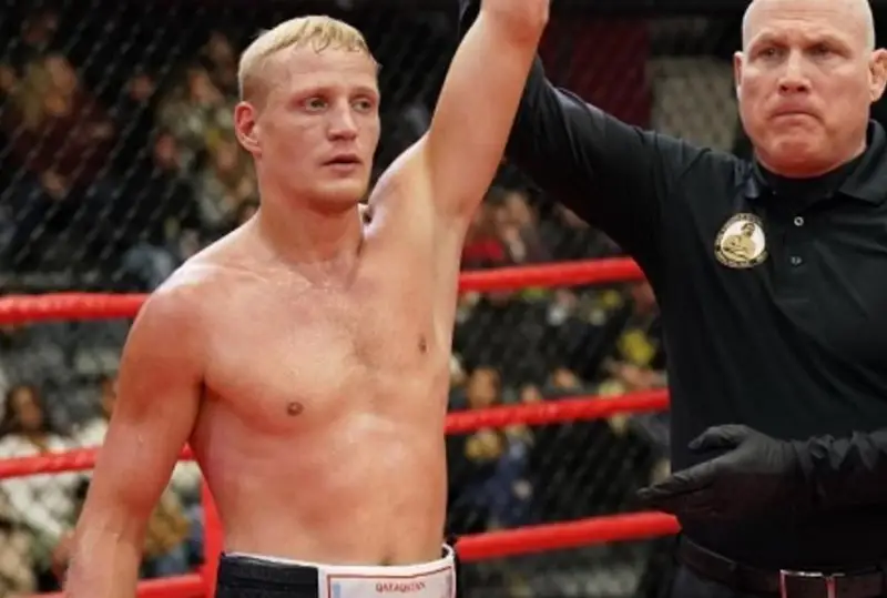 Қозоғистонлик профессионал боксчи Николай Шваб америкалик рақибини нокаутга учратди