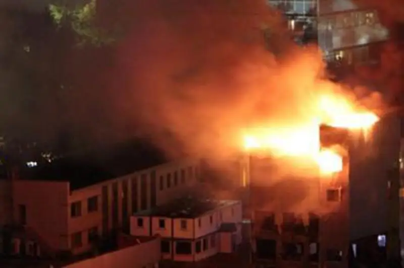 Ҳиндистонда коронавирус беморлари ётган меҳмонхона ёниб кетди