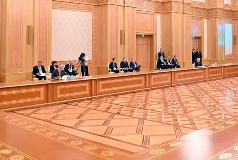 Қозоғистон-Туркманистон-Эрон темир йўли салоҳиятидан фойдаланиш мумкин - Тоқаев