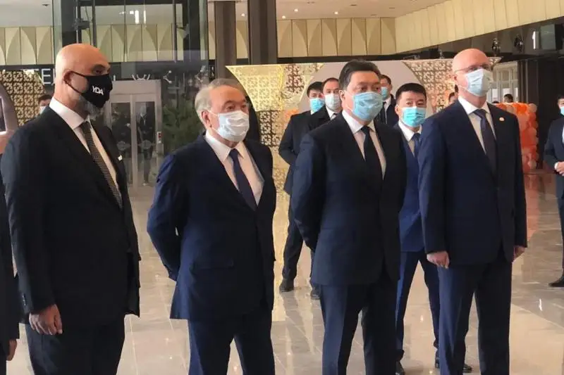 首任总统出席突厥斯坦市国际机场开幕仪式