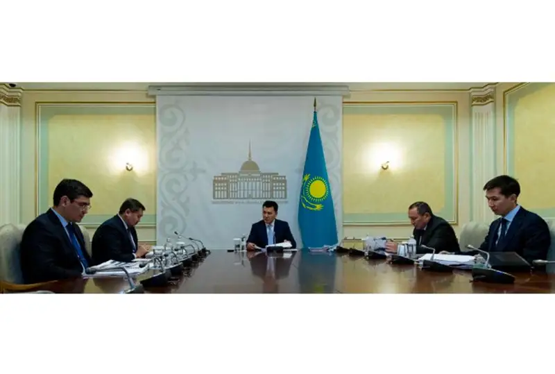 ҚР Давлат маслаҳатчиси Хорижда кадрлар тайёрлаш бўйича комиссия йиғилишини ўтказди