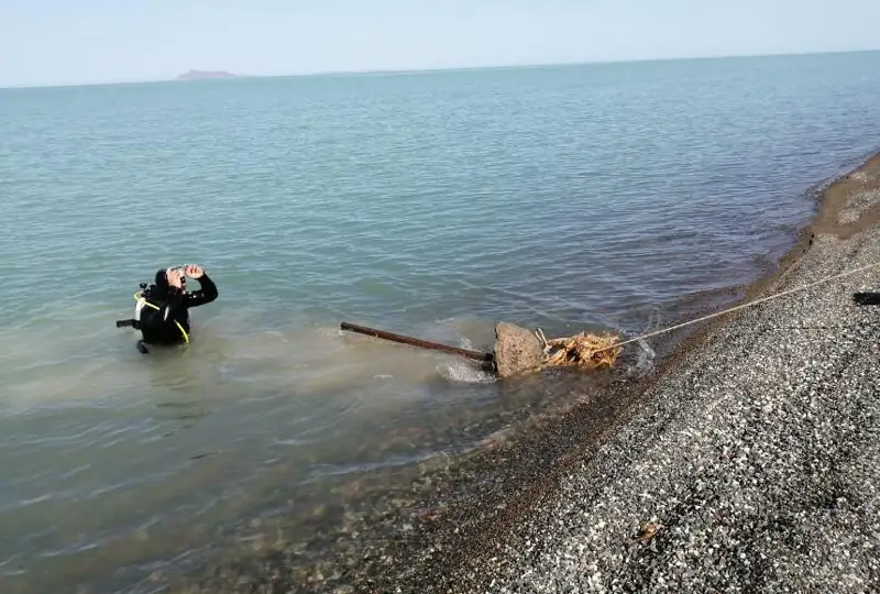 الاكولدىڭ ءتۇبىن تازارتۋ جۇمىستارىنىڭ العاشقى كۇنىندە 90 كەلى تەمىر شىقتى