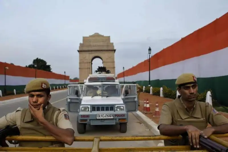 Ҳиндистонда семиз полициячиларга озиш ёки ишдан бўшаш таклиф этилмоқда