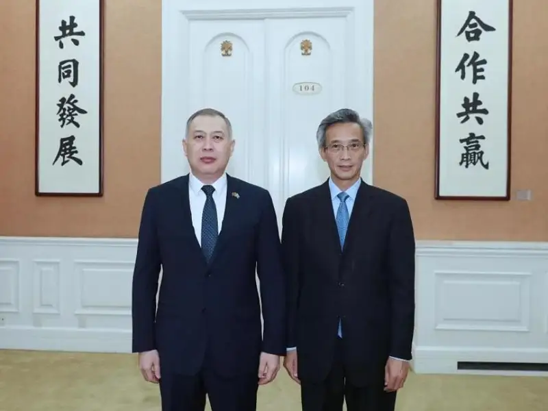 哈萨克斯坦驻华大使会见中国人民对外友好协会会长