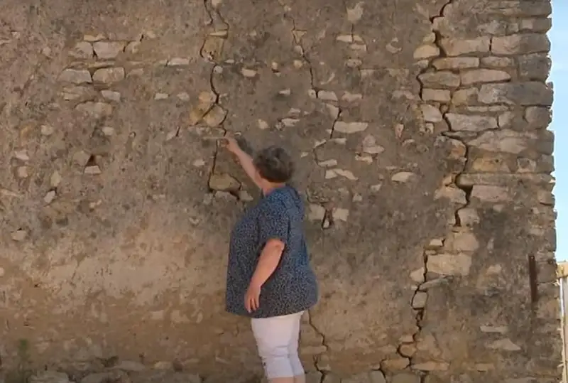 Стены домов начали трескаться из-за жары во Франции