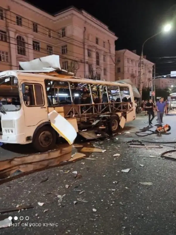 Россияда автобус портлаши оқибатида 14 йўловчи тан жароҳати олди