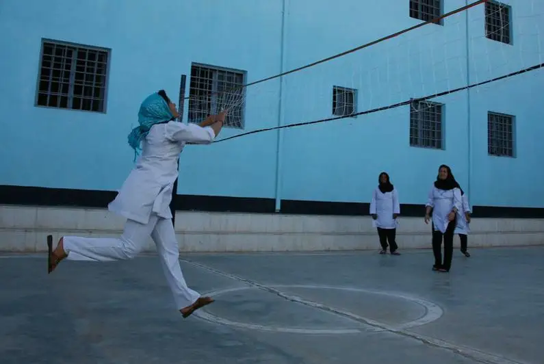 ЮНЕСКО Aфғонистонда қизларнинг мактабга бормаслигидан хавотирда