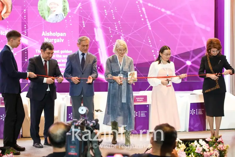 بۇركىتشى ايشولپان تۋرالى اعىلشىن تىلىندەگى كىتاپ شىقتى