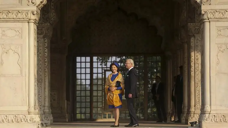 Швеция қироли ва қироличаси коронавирус юқтирган