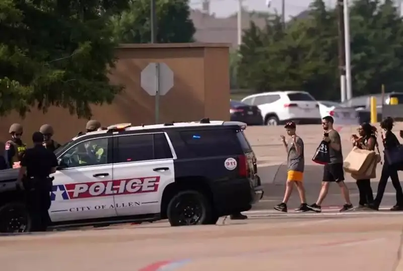 АҚШнинг Даллас штатидаги савдо марказида юз берган отишмада тўққиз киши ҳалок бўлди, етти киши яраланди