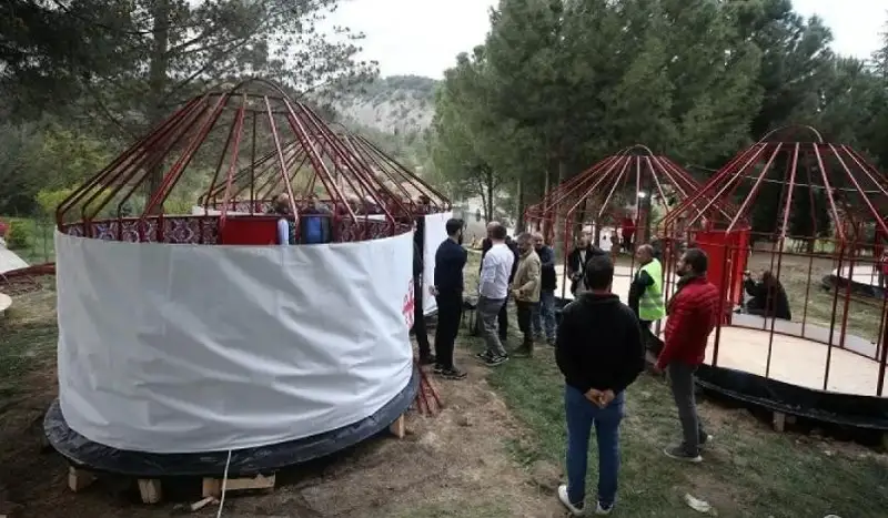 兄弟国家合计向土耳其地震灾区捐赠毡房2000多座
