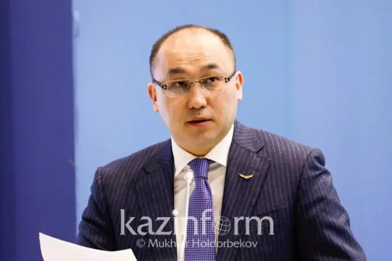 داۋرەن ابايەۆ سپورت سالاسى قىزمەتكەرلەرىن ماراپاتتادى