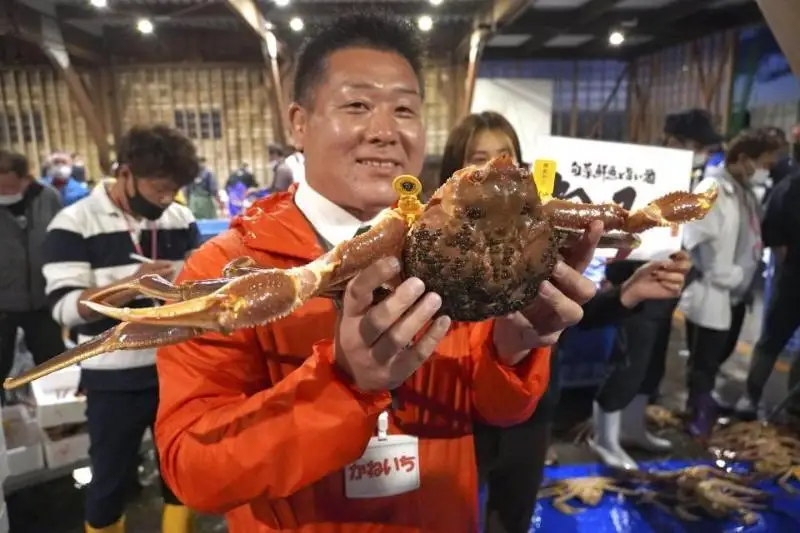 Япония қор чаёни кимошди савдосида 7 минг долларга сотилди