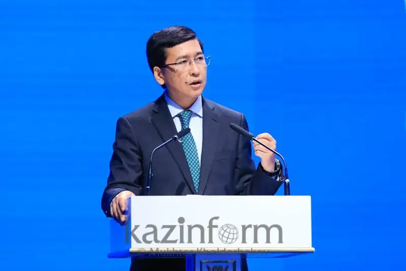 مەكتەپتەردىڭ كەمشىلىگىن كوزگە شۇقىپ، «باستان ۇرا» بەرگەننەن ەشتەڭە شىقپايدى - ايماعامبەتوۆ