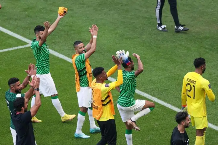 فۋتبول: ارگەنتينانى جەڭۋ قۇرمەتىنە ساۋد ارابياسىندا سارسەنبى دەمالىس كۇنى بولىپ جاريالاندى