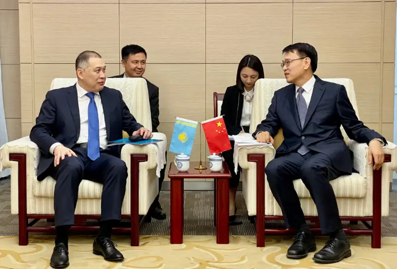 哈驻华大使会见中国生态环境部副部长