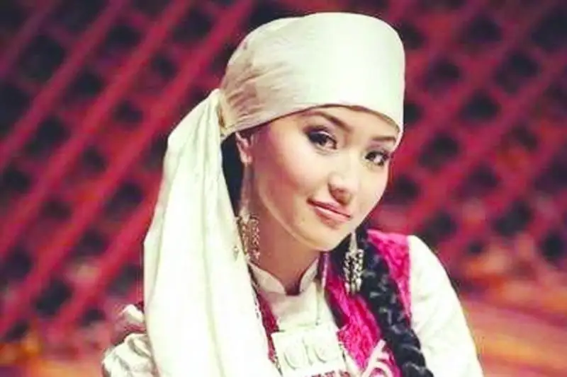 قازاق ايەلدەرى نە ءۇشىن ورامال تاققان؟ ەتنوگرافتار ءتۇسىندىردى