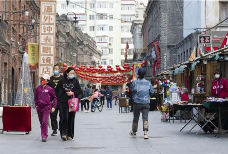 Пекинда COVID-19га қарши эмланмаган аҳолига гавжум жойларга бориш тақиқланади