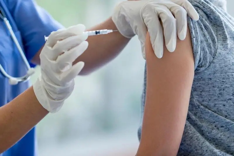 Болалар ва ўсмирларни COVID-19 га қарши эмлаш кўрсаткичлари бўйича Бельгия Фландрияси етакчилик қилади