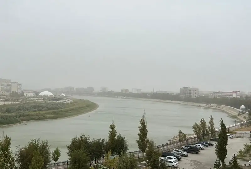 Атыраускую область накрыла пыльная буря