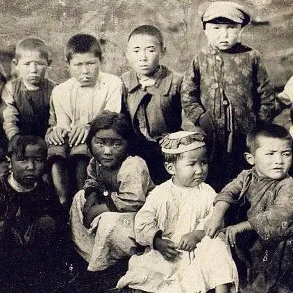 ەرتەدە قازاق بالالارىنىڭ شاش جانە كيىم ۇلگىسى قانداي بولعان؟