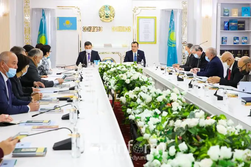 ەلوردادا «شىعىستىڭ شوقجۇلدىزدارى» اتتى حالىقارالىق كونفەرەنسيا ءوتىپ جاتىر