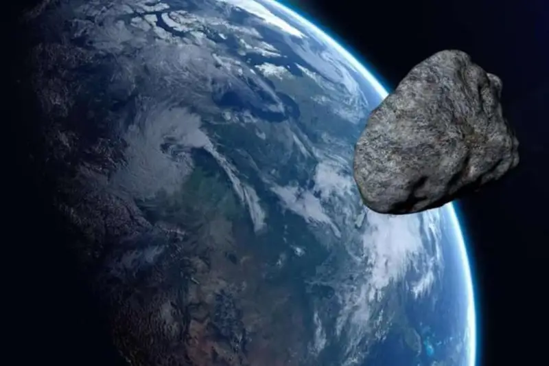 Май байрамларида 2 та йирик астероид Ерга яқин масофада учади