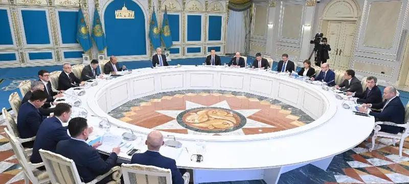 Samuryq-Qazyna men Báıterek holdınginiń rólin anyqtaý qajet - Prezıdent