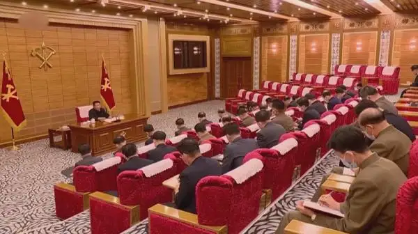 COVID-19: كيم نەگە كىجىنىپ ءجۇر - سولتۇستىك كورەيا