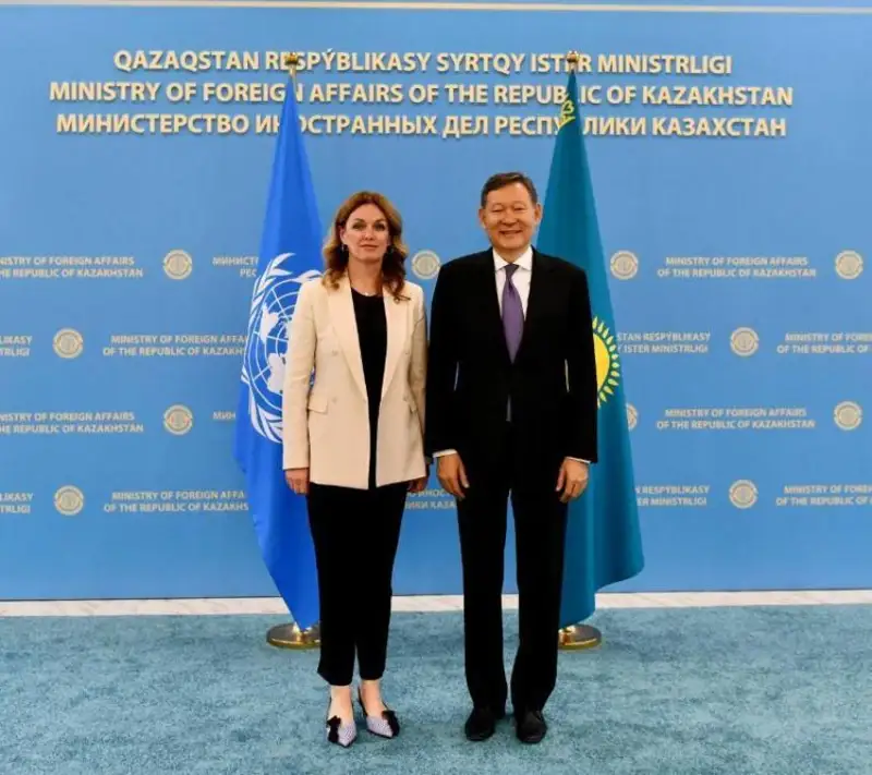 第一副外长会见联合国开发计划署副署长